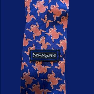 YSL silk frog tie used once,authentic